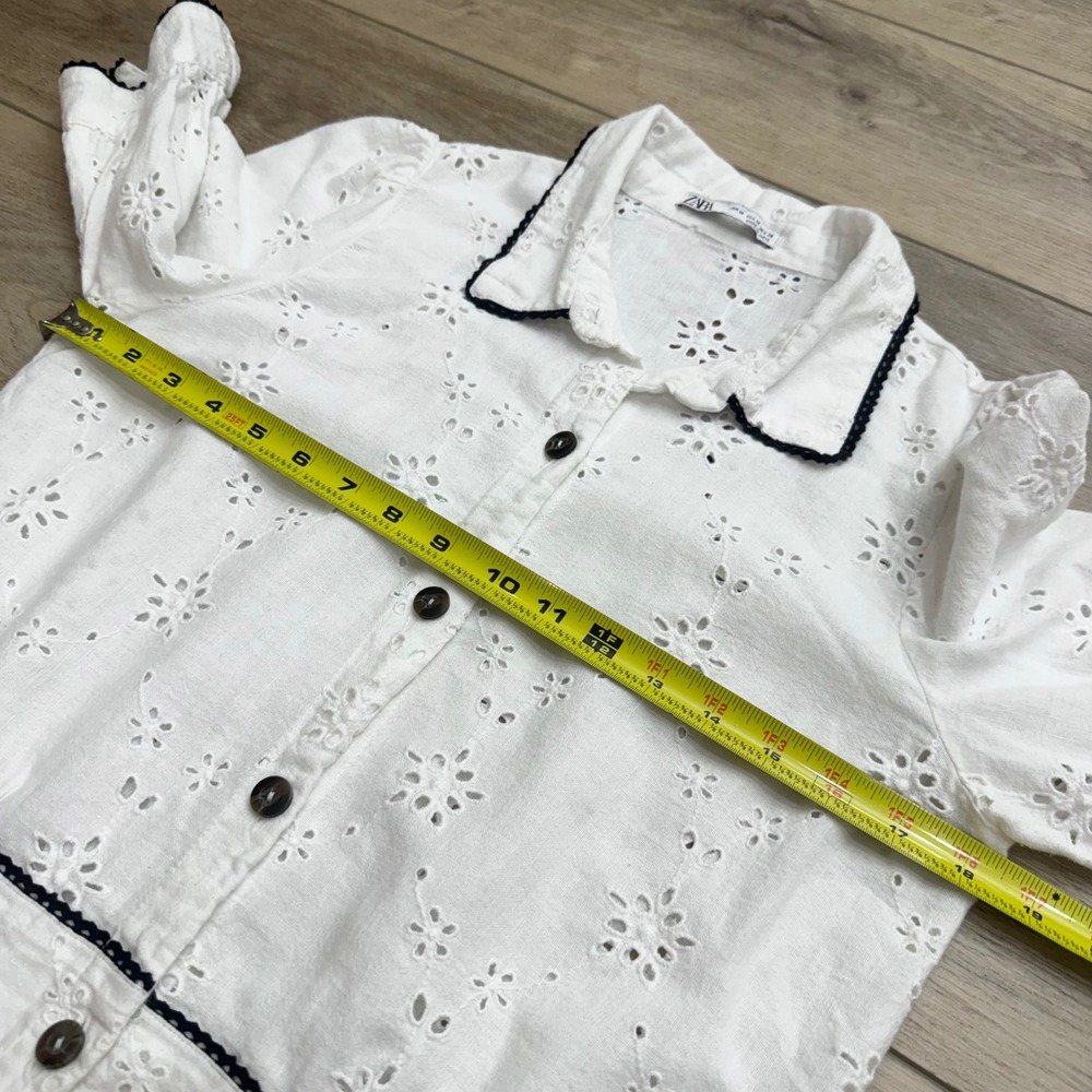 Zara White Eyelet Embroidery Cropped Shirt Black Contrast Trim Size Medium - Picture 6 of 8
